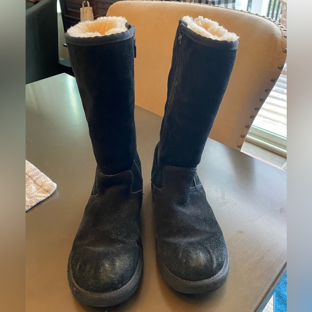 Girls youth size 3 UGG classic tall zipper boots black